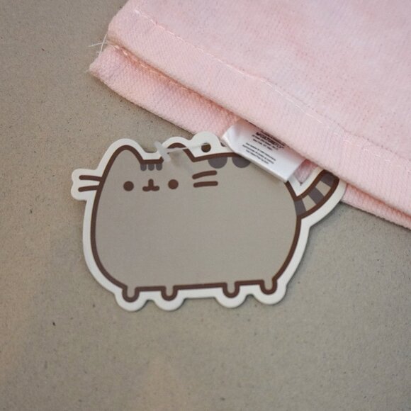 Brand New Pusheen Hand Towel & Pin - Picture 4 of 5